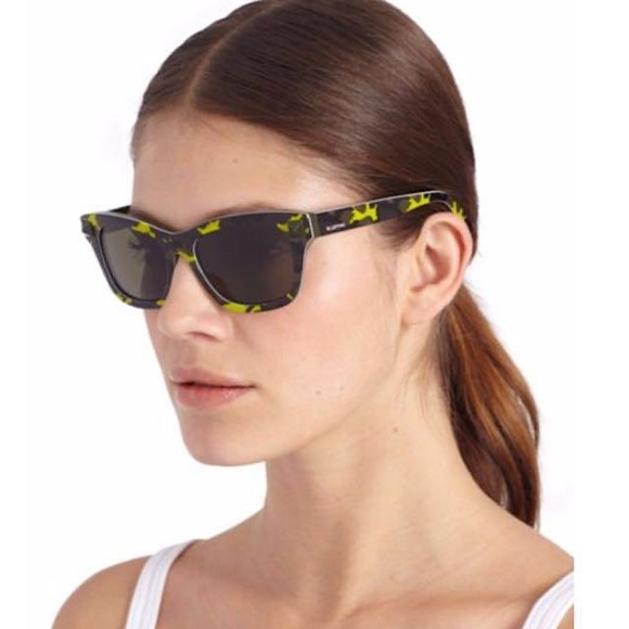 VALENTINO V670SC Camouflage Rockstud Sunglasses - Picture 16 of 16